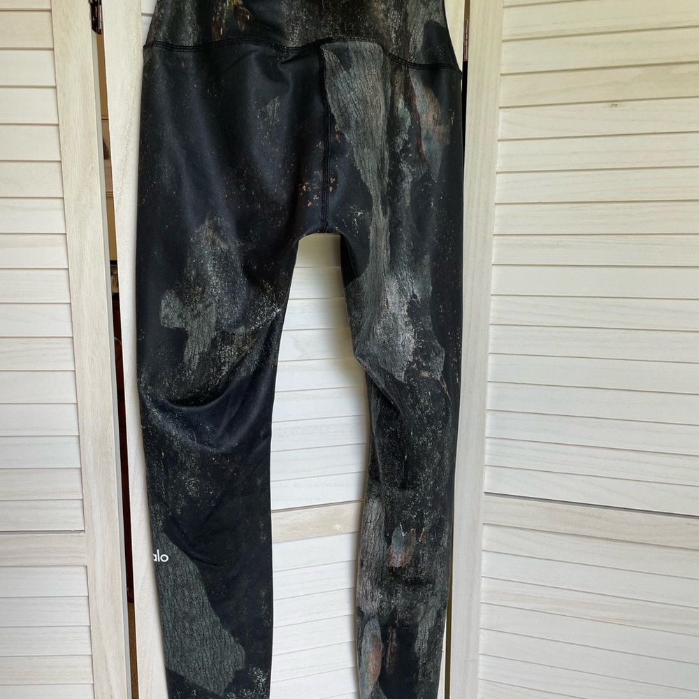 Alo Yoga Leggings Black Green Glossy Multicolored sz Small - Picture 5 of 6